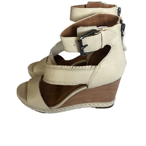 Frye Riviana Off White Feather Wedge Sandal 6 - Picture 3 of 8